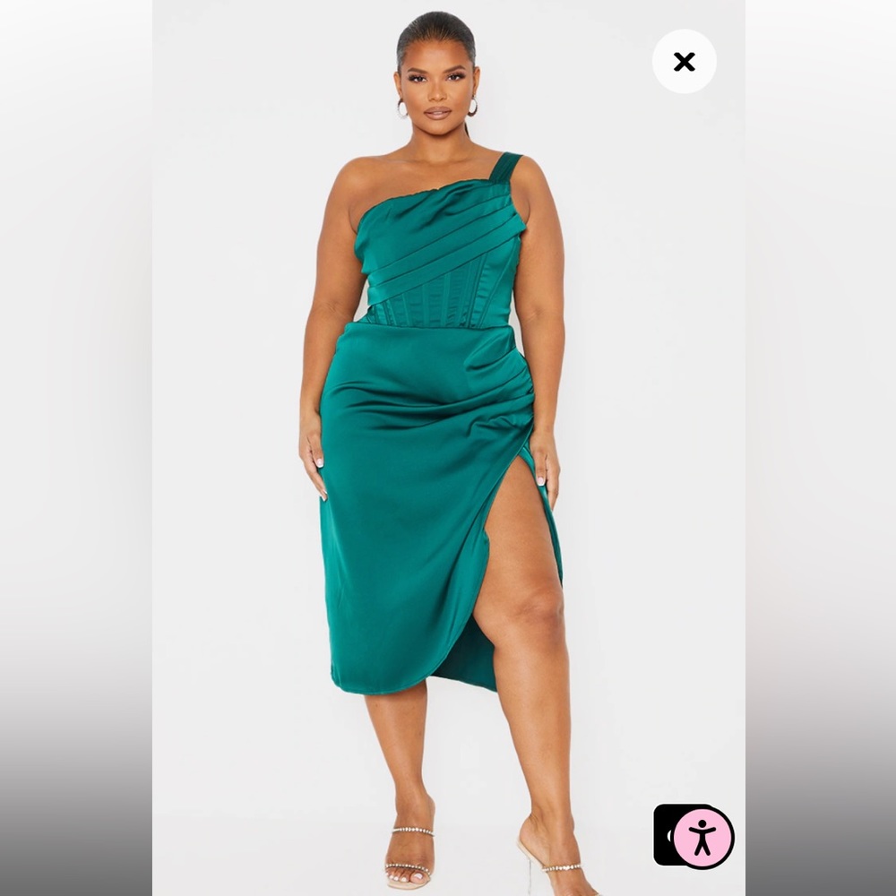 NWT - PLT - Plus Emerald Green Satin Drape Split Midi Dress - Size: 26